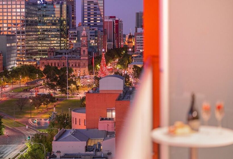 Fotos del hotel Tom S Court:  4