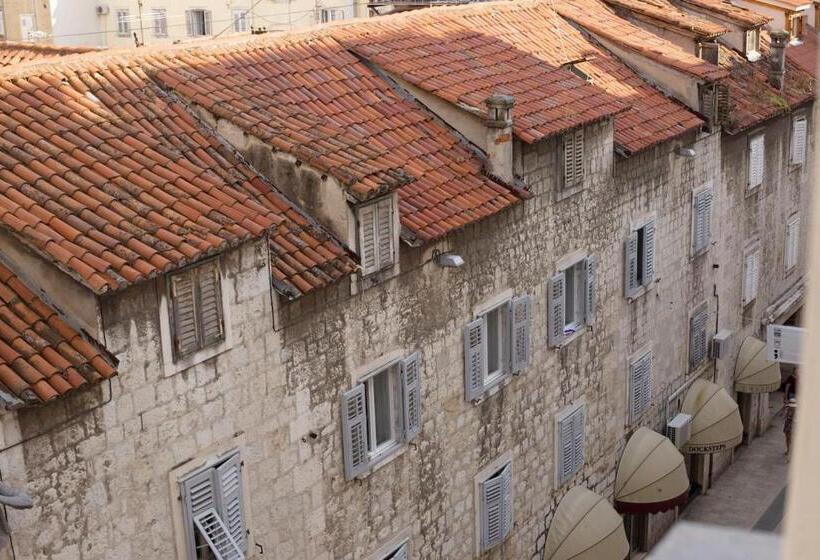 Fotos del hotel Mama's And Papa's Luxury Rooms:  4