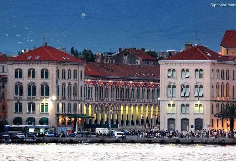 Fotos del hotel Mama's And Papa's Luxury Rooms:  24