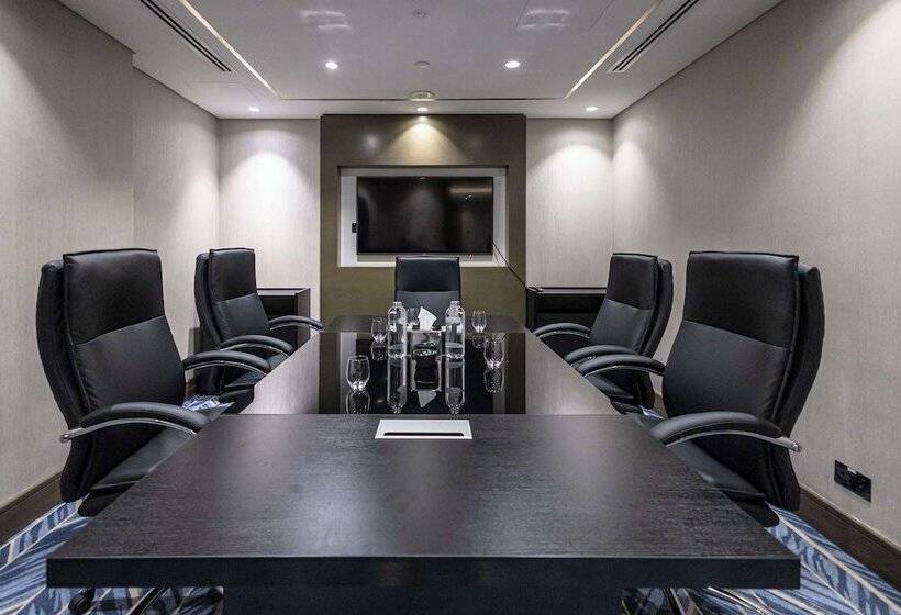 Fotos del hotel Radisson Hotel Dubai Damac Hills:  8