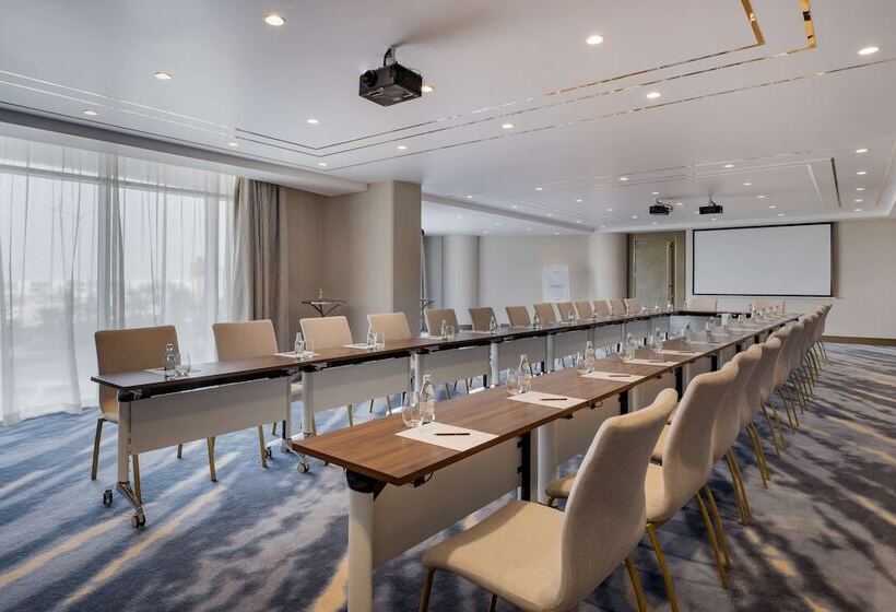 Fotos del hotel Radisson Hotel Dubai Damac Hills:  14