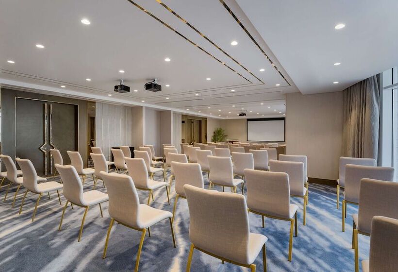 Fotos del hotel Radisson Hotel Dubai Damac Hills:  17