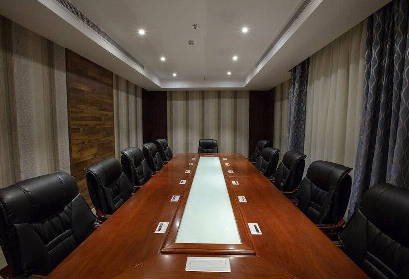 Fotos del hotel Seasons Park:  12