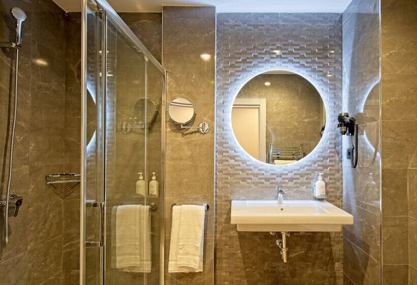 Fotos del hotel Dwo Yuste Alcalá:  19