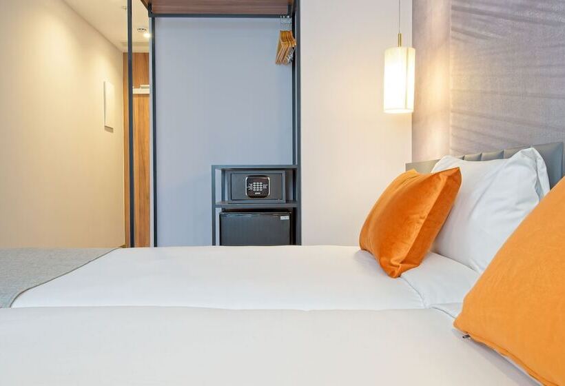 Fotos del hotel Dwo Yuste Alcalá:  18