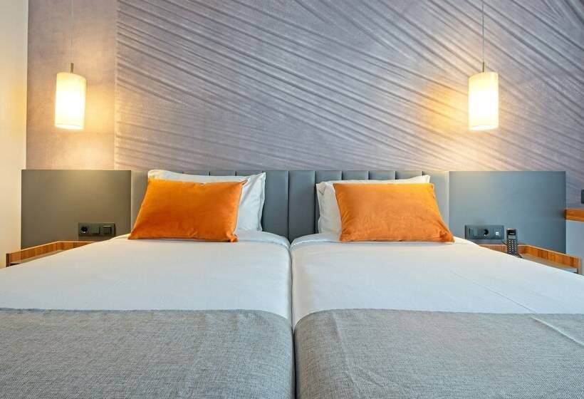 Fotos del hotel Dwo Yuste Alcalá:  12