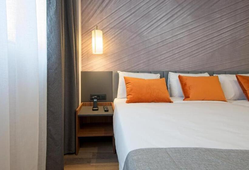 Fotos del hotel Dwo Yuste Alcalá:  10