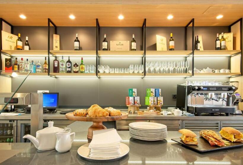 Fotos del hotel Dwo Yuste Alcalá:  22