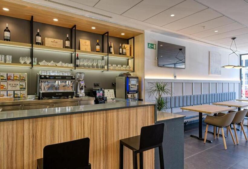 Fotos del hotel Dwo Yuste Alcalá:  25