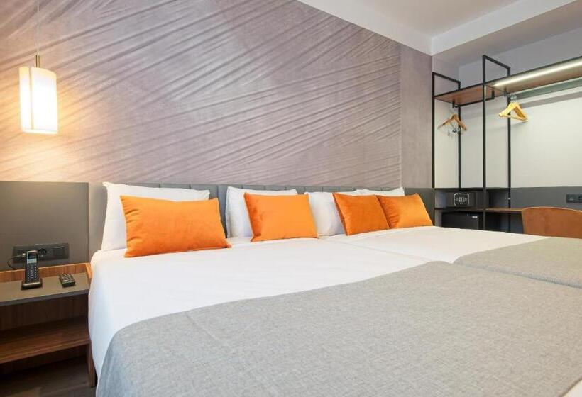 Fotos del hotel Dwo Yuste Alcalá:  16