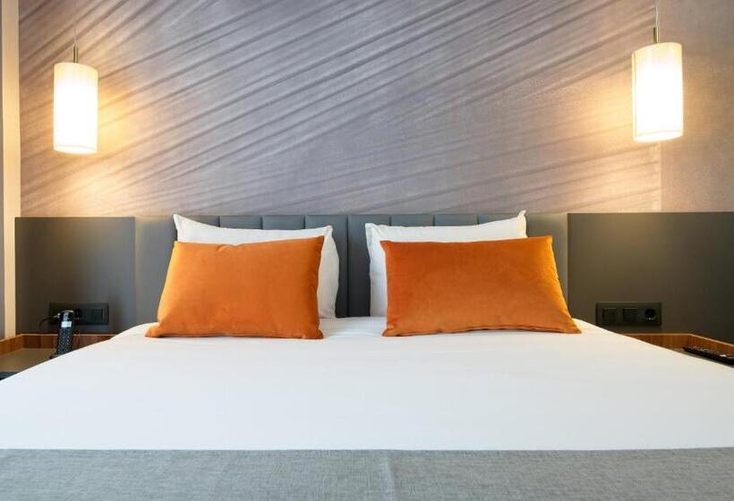 Fotos del hotel Dwo Yuste Alcalá:  4