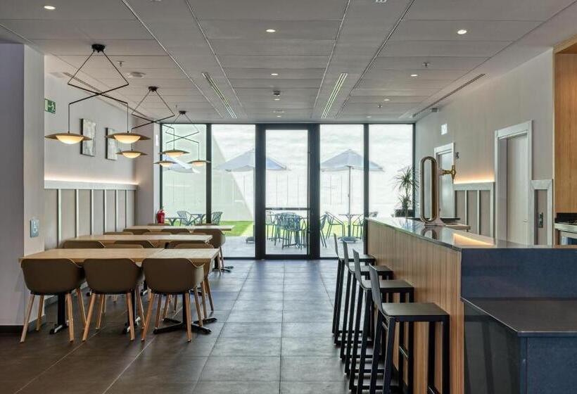 Fotos del hotel Dwo Yuste Alcalá:  23