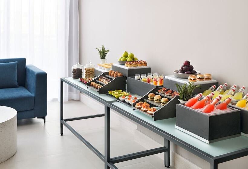 Fotos del hotel Mövenpick Jumeirah Village Triangle:  4