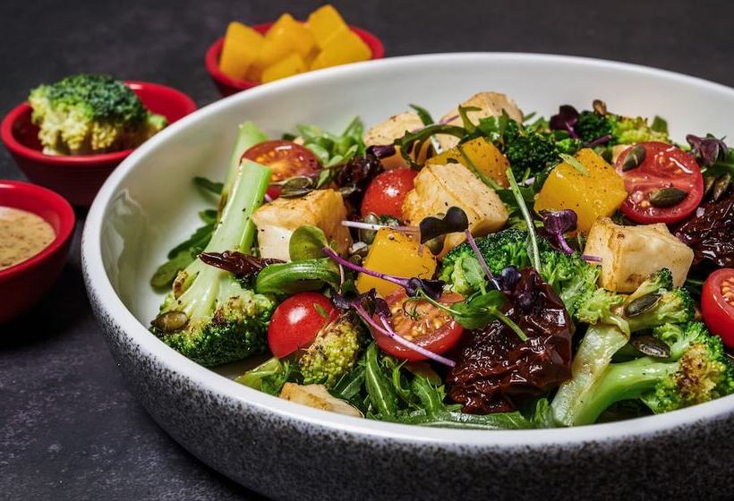 Fotos del hotel Mövenpick Jumeirah Village Triangle:  2