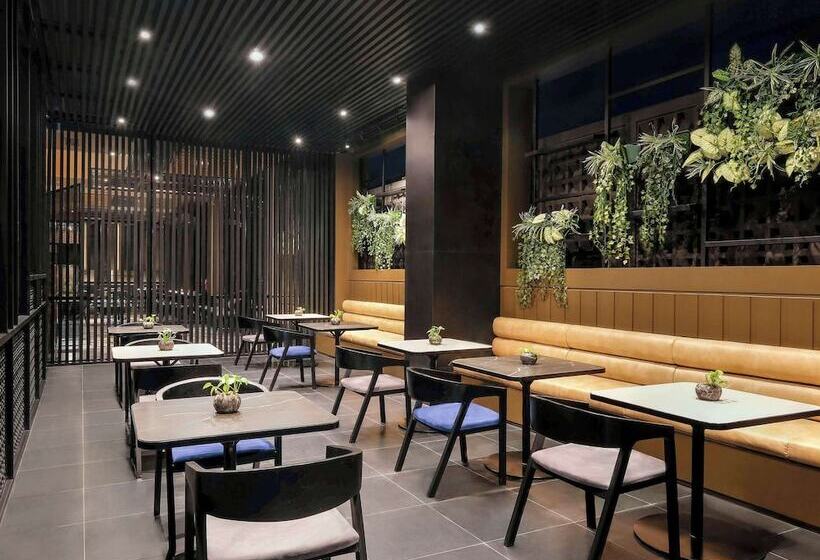 Fotos del hotel Ibis Surabaya Tidar:  9