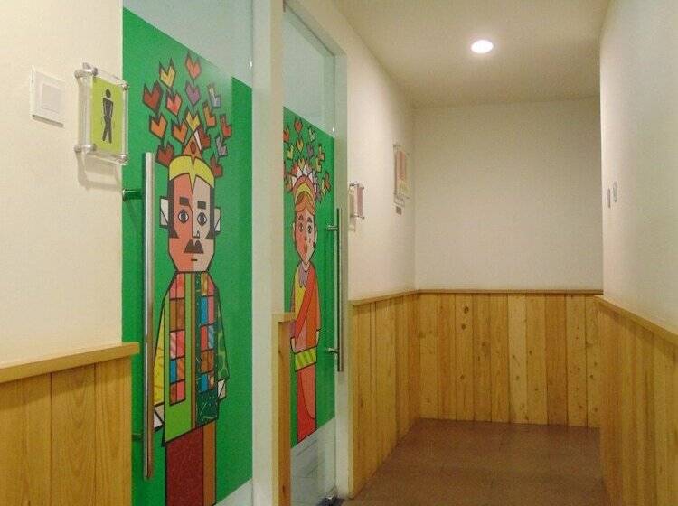 Fotos del hotel Maxonehotels.com At Kramat:  7