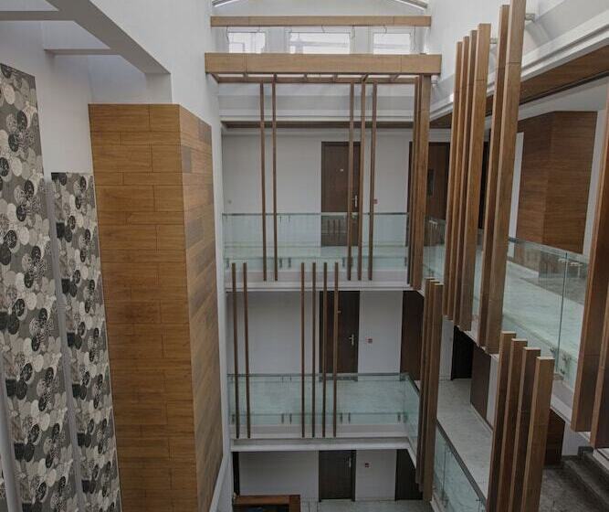 Fotos del hotel Stately Suites Nh 8:  4