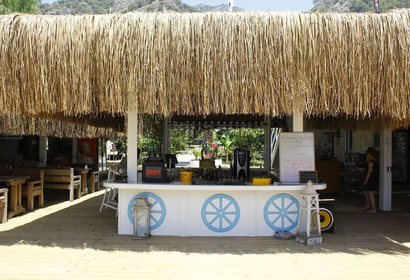 Fotos del hotel Golden Sand Beach & Caravan:  2