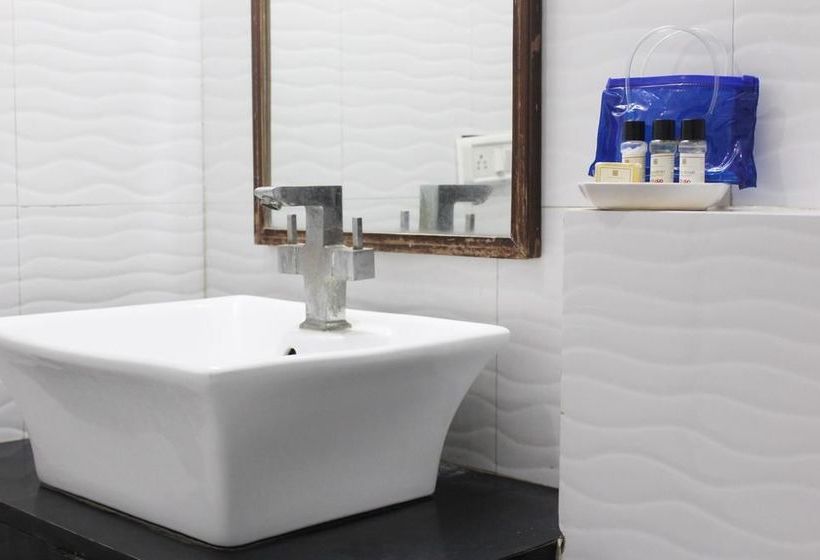 Fotos del hotel Oyo Rooms Rajendra Place Metro Station:  11