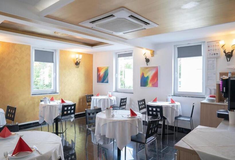 Fotos del hotel Alpha & Omega:  6