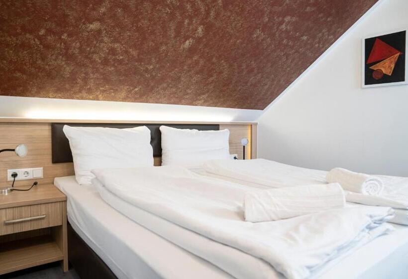 Fotos del hotel Alpha & Omega:  10