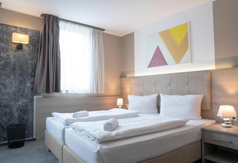 Fotos del hotel Alpha & Omega:  11