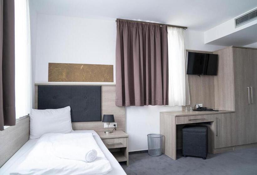 Fotos del hotel Alpha & Omega:  14