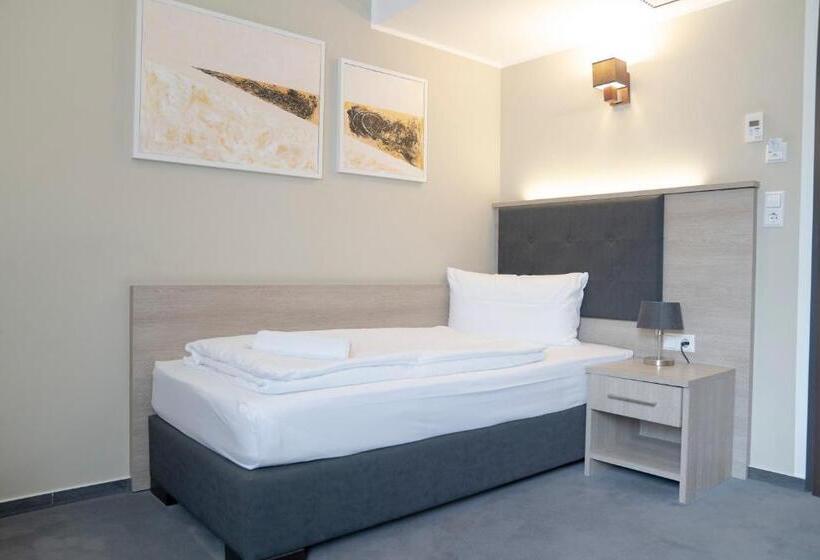 Fotos del hotel Alpha & Omega:  15