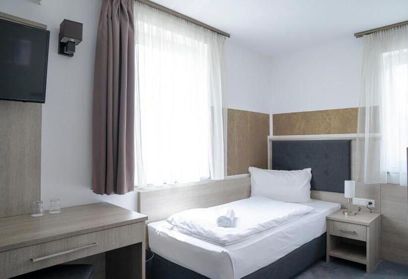 Fotos del hotel Alpha & Omega:  21