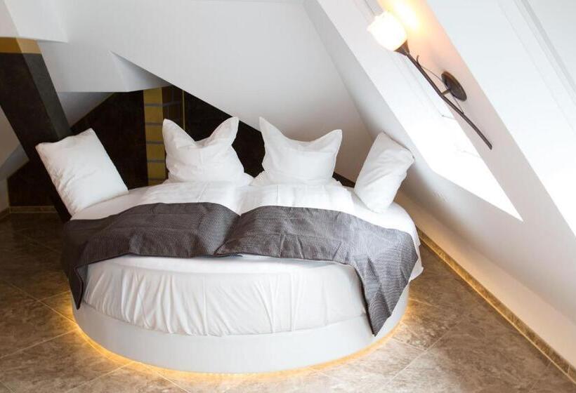 Fotos del hotel Alpha & Omega:  19