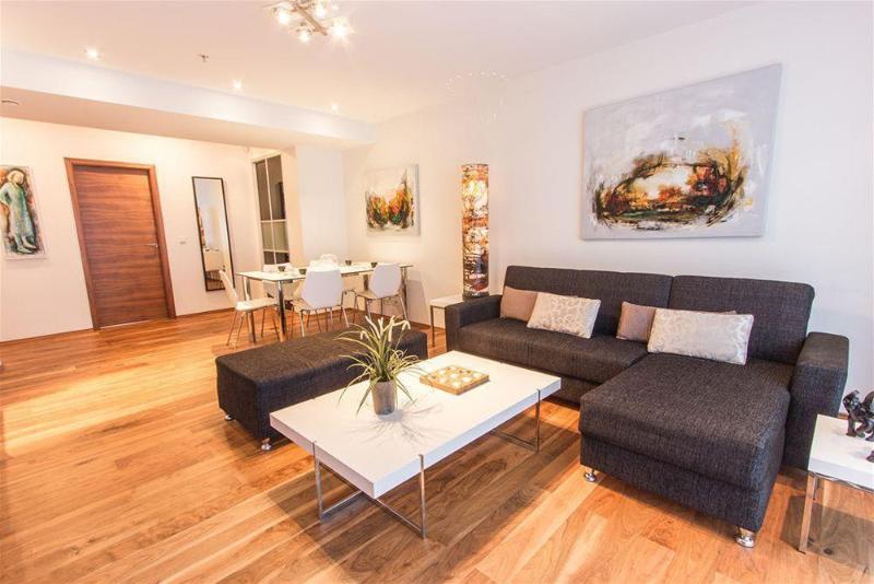 Draumholl Apartments