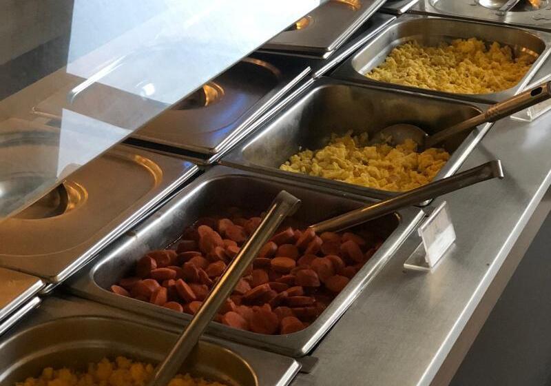 Nobile Inn & Suites Via Première