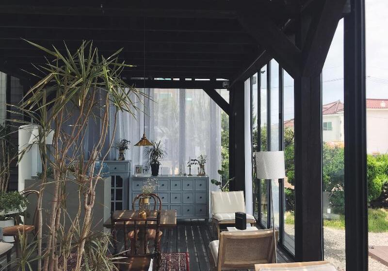 Fotos del hotel At Corner:  11