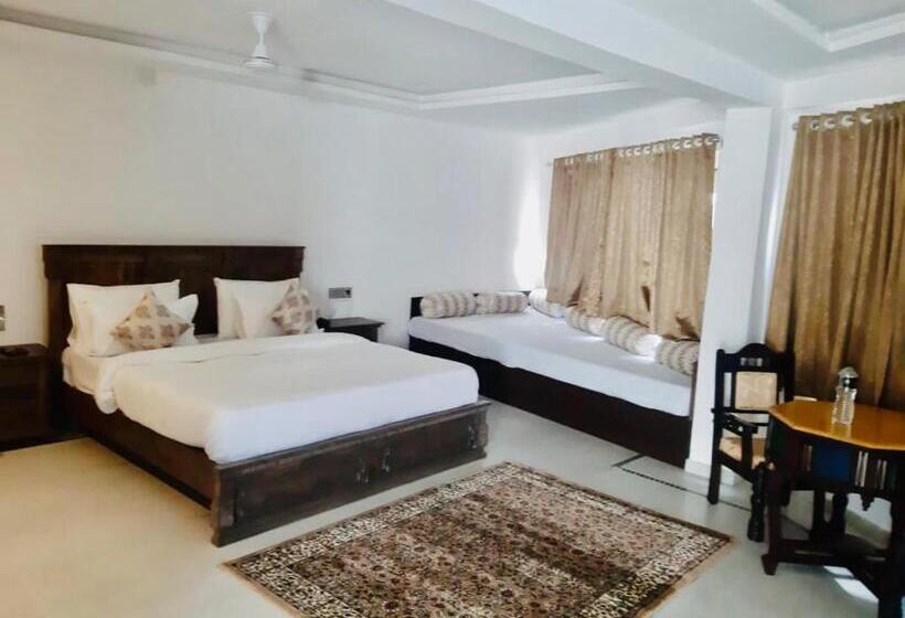 Fotos del hotel Devraj Niwas:  2