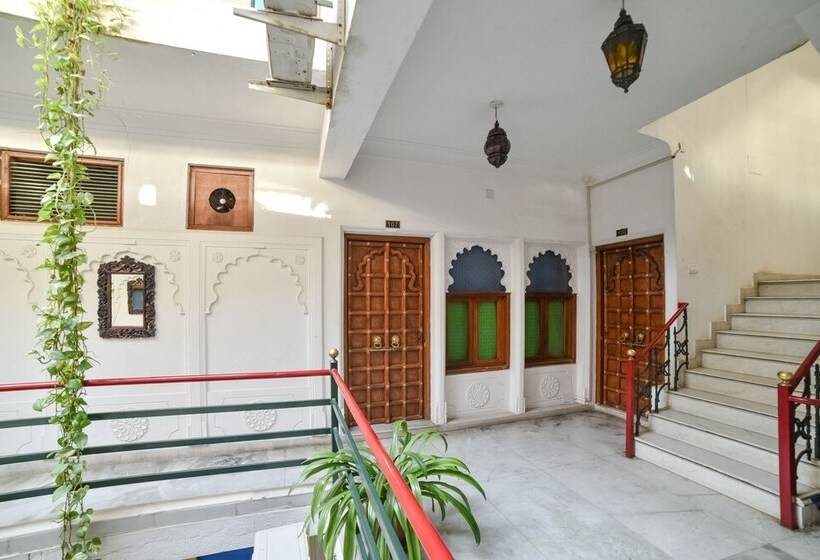 Fotos del hotel Devraj Niwas:  3