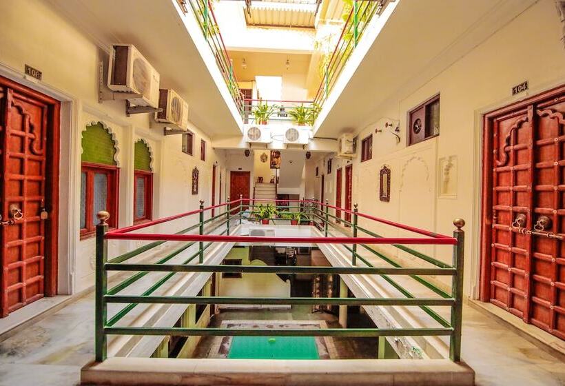 Fotos del hotel Devraj Niwas:  7