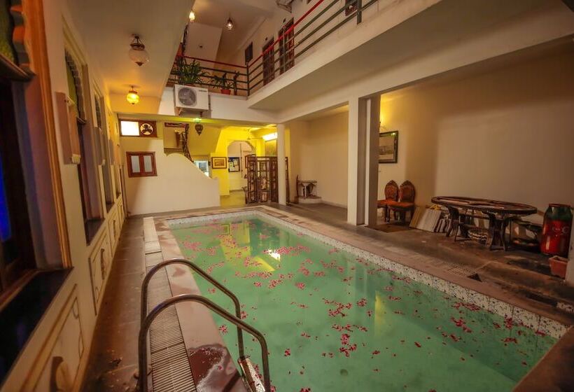 Fotos del hotel Devraj Niwas:  11