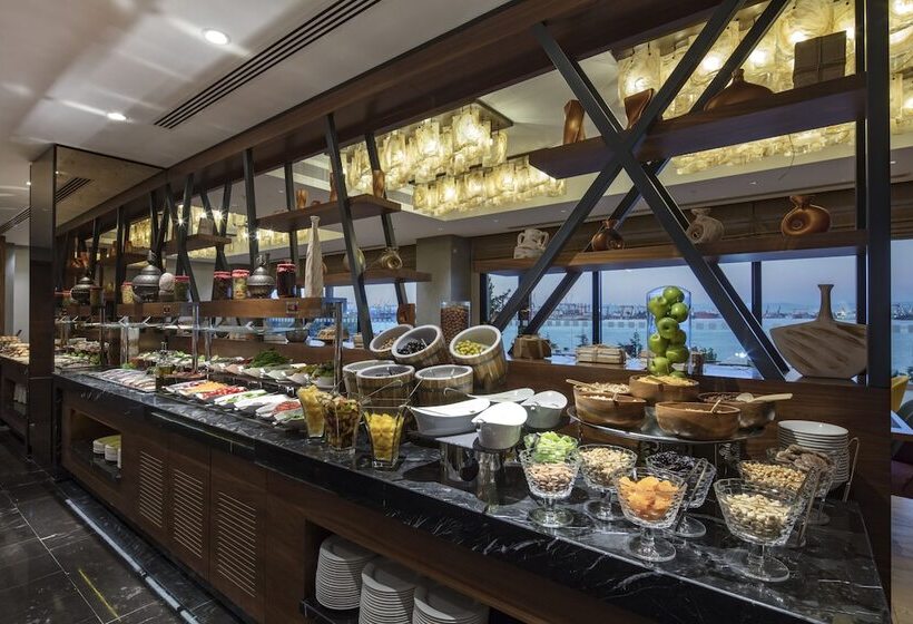 Fotos del hotel Holiday Inn Istanbul  Tuzla Bay, An Ihg:  22