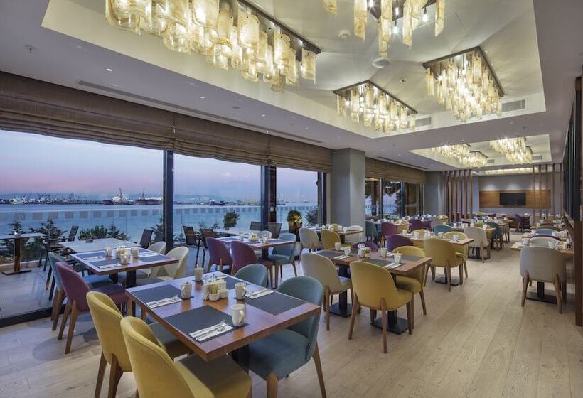 Fotos del hotel Holiday Inn Istanbul  Tuzla Bay, An Ihg:  17