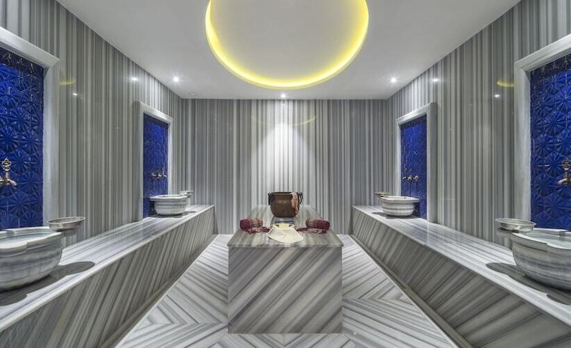 Fotos del hotel Holiday Inn Istanbul  Tuzla Bay, An Ihg:  5