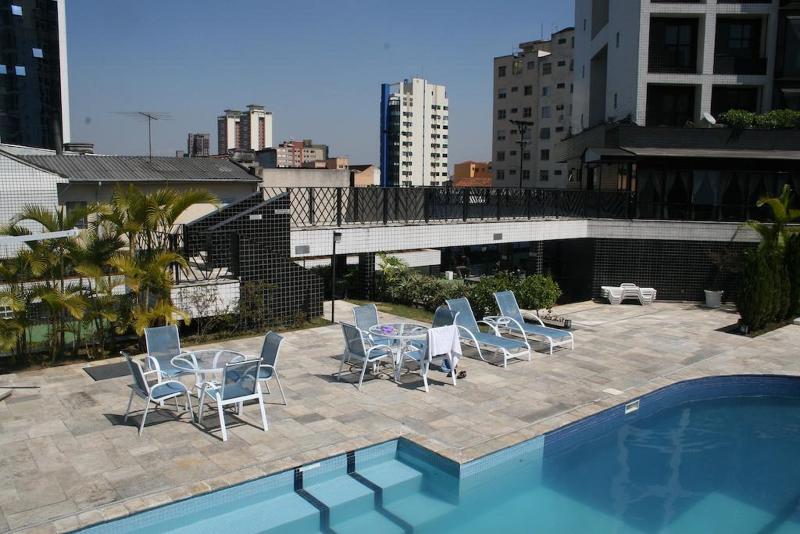 Plaza Inn Small Town Flat