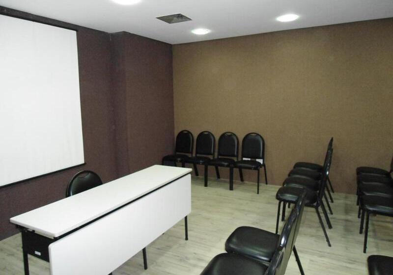 Fotos del hotel Plaza Inn Small Town Flat:  5