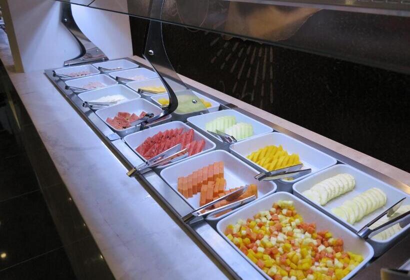 Fotos del hotel Royal Regency Palace:  15