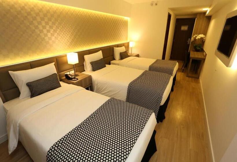 Fotos del hotel Royal Regency Palace:  2