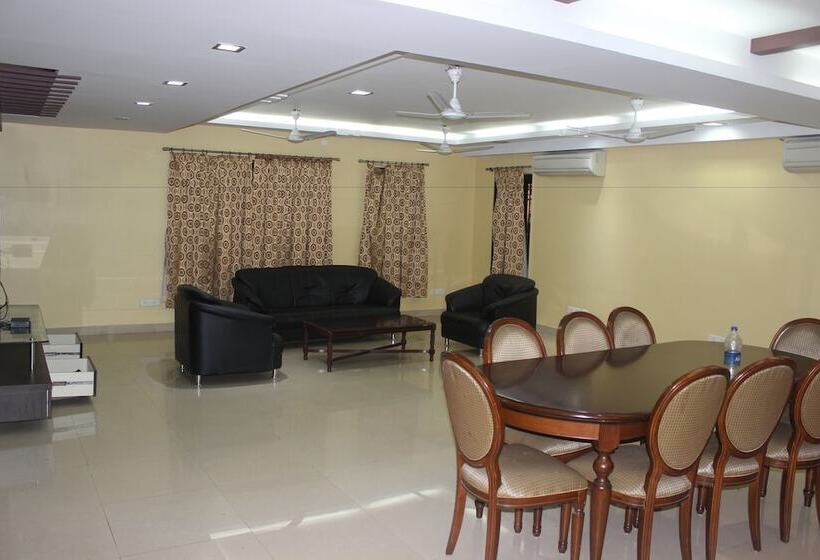 Fotos del hotel Arya Regency:  3