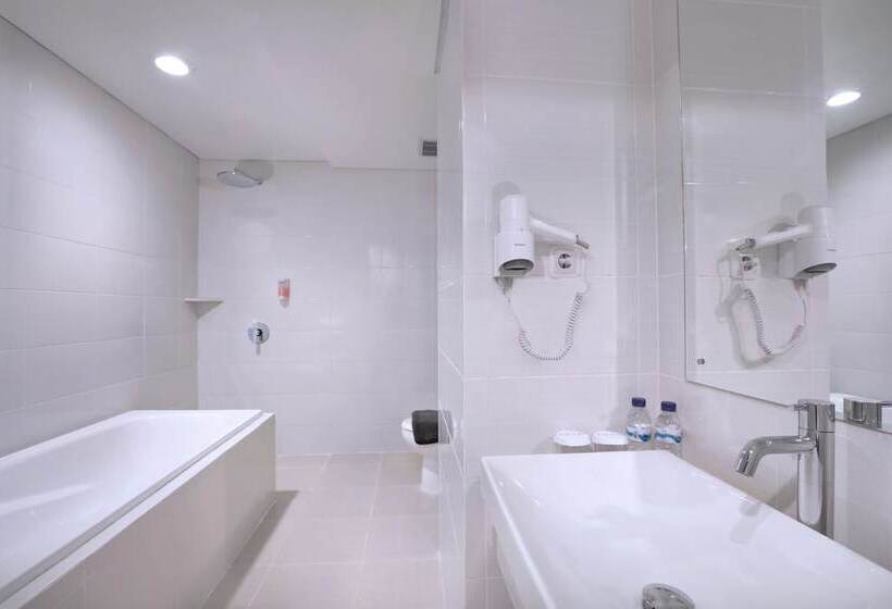 Fotos del hotel Fave Rungkut Surabaya:  8