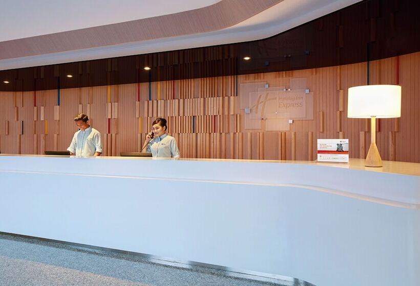 Fotos del hotel Holiday Inn Express Kuala Lumpur City Centre, An Ihg:  3