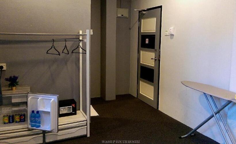 Fotos del hotel Wassup Youth Hostel:  18