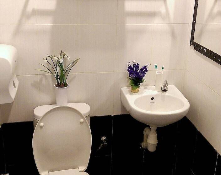 Fotos del hotel Wassup Youth Hostel:  10