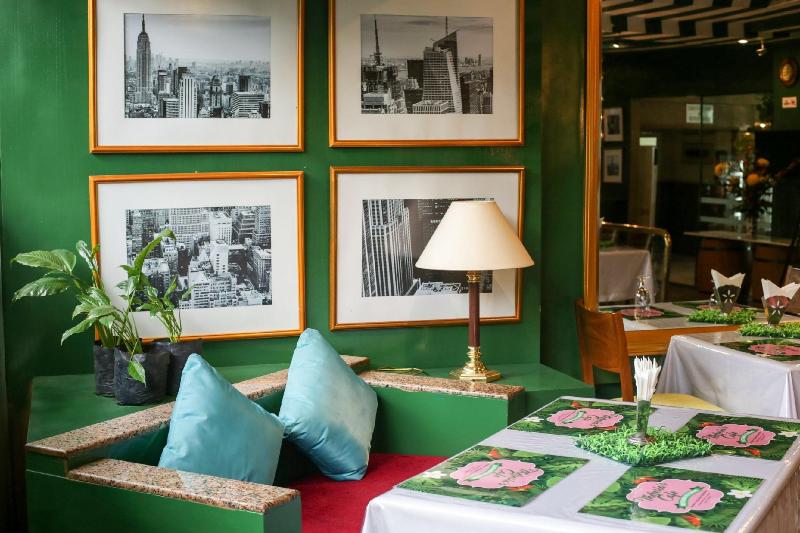 Fotos del hotel Johns Pardede International:  6